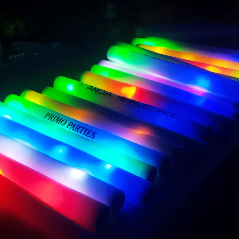 LED-Leuchtstäbe, Leucht-Schaum – Flashing Led Foam Sticks Party Bewertung und Preis